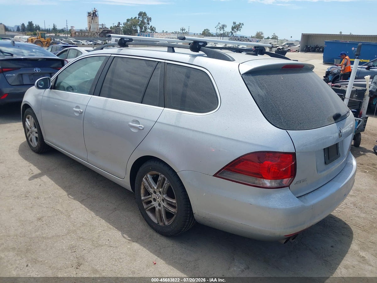2013 VOLKSWAGEN JETTA SPORTWAGEN 2.0L TDI — снимка 3