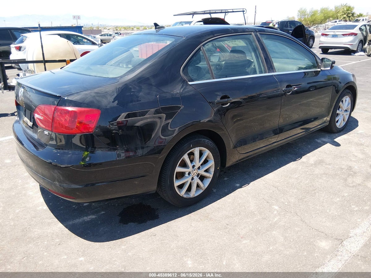 2014 VOLKSWAGEN JETTA 1.8T SE — снимка 4