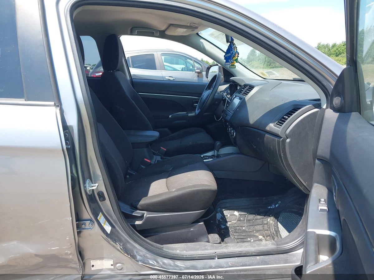 2019 MITSUBISHI OUTLANDER SPORT 2.0 ES — снимка 5
