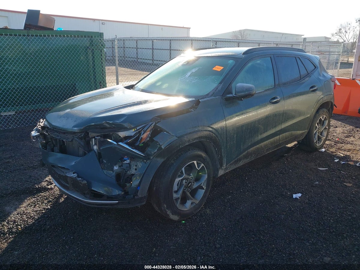 2025 CHEVROLET TRAX FWD LT — снимка 2