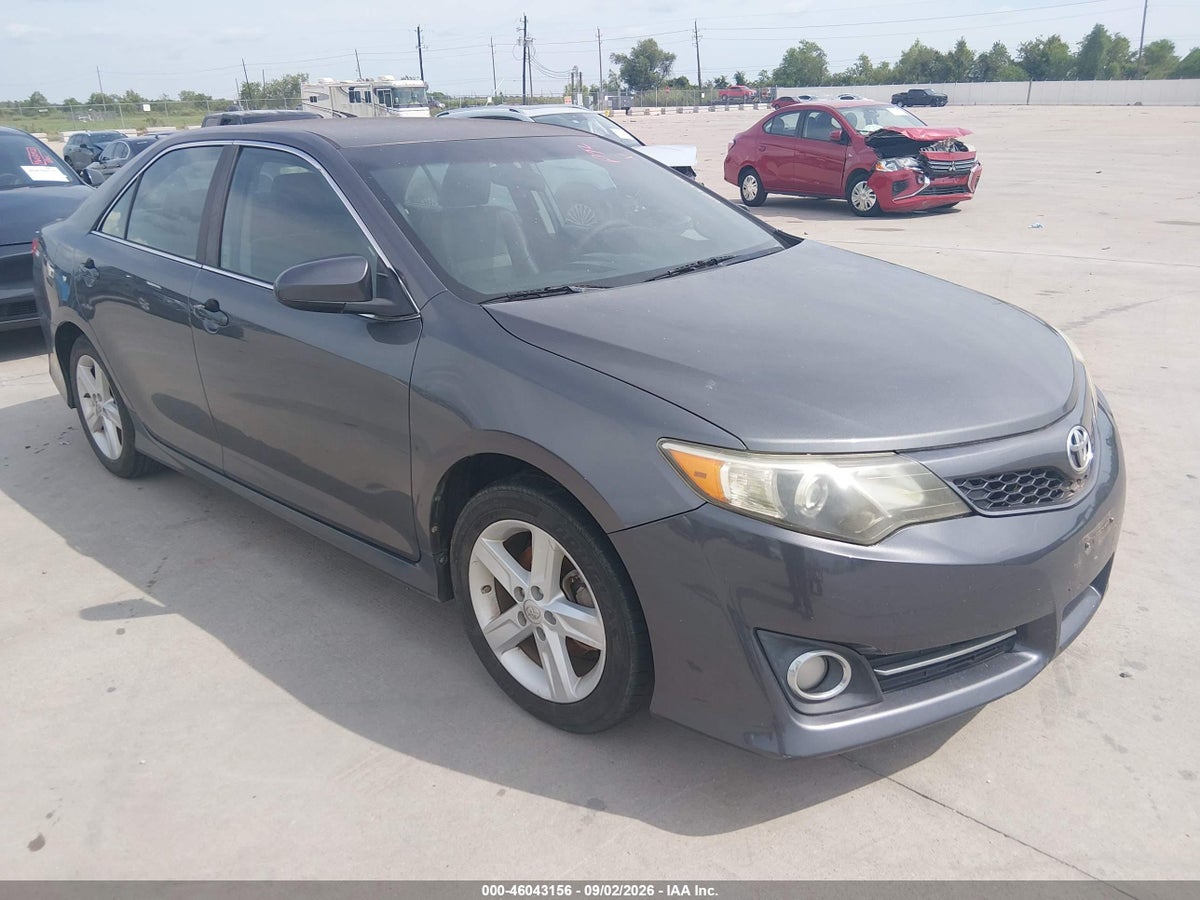 2013 TOYOTA CAMRY SE