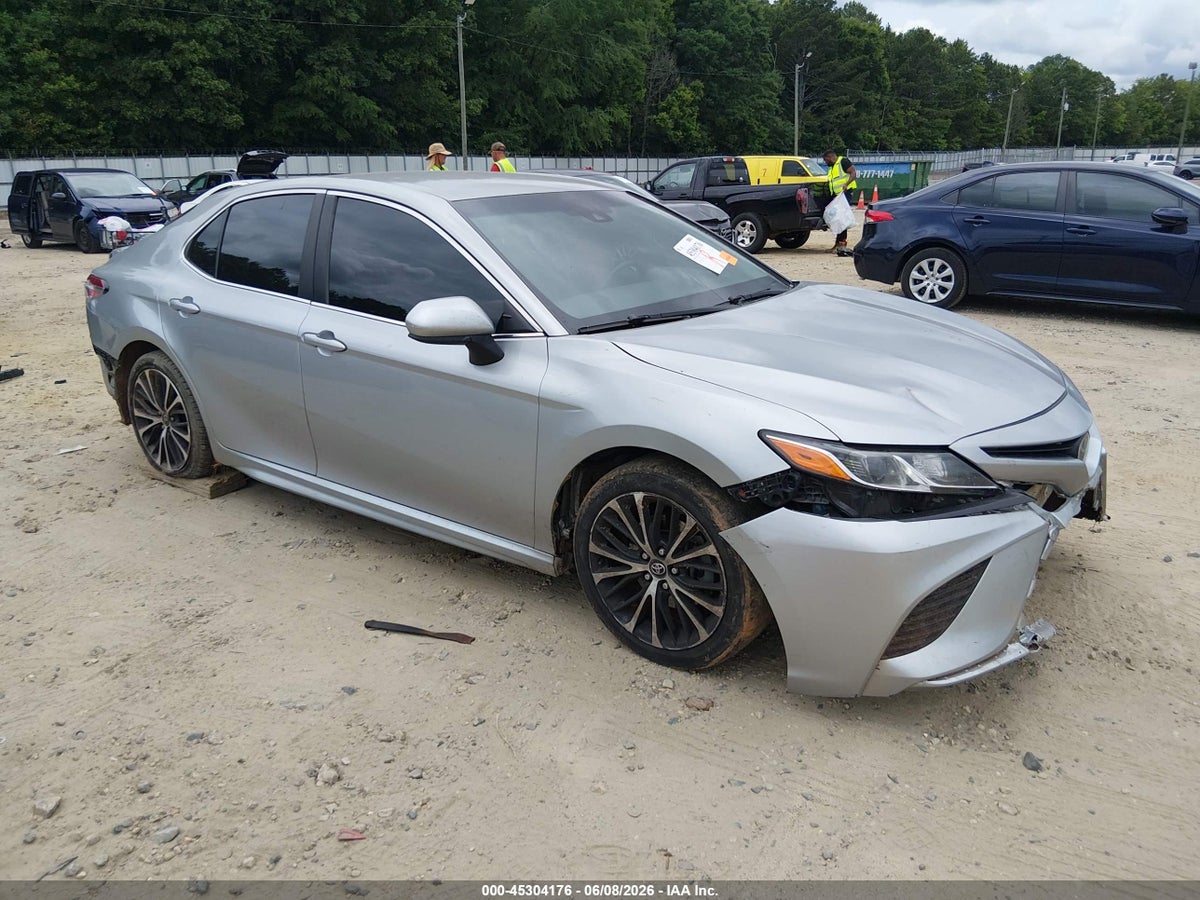 2018 TOYOTA CAMRY SE