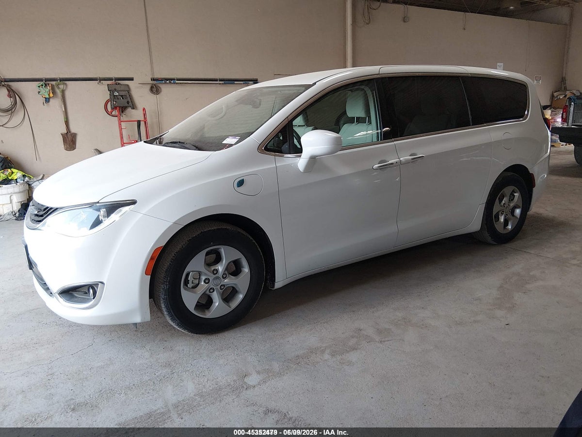 2017 CHRYSLER PACIFICA HYBRID TOURING PLUS — снимка 2