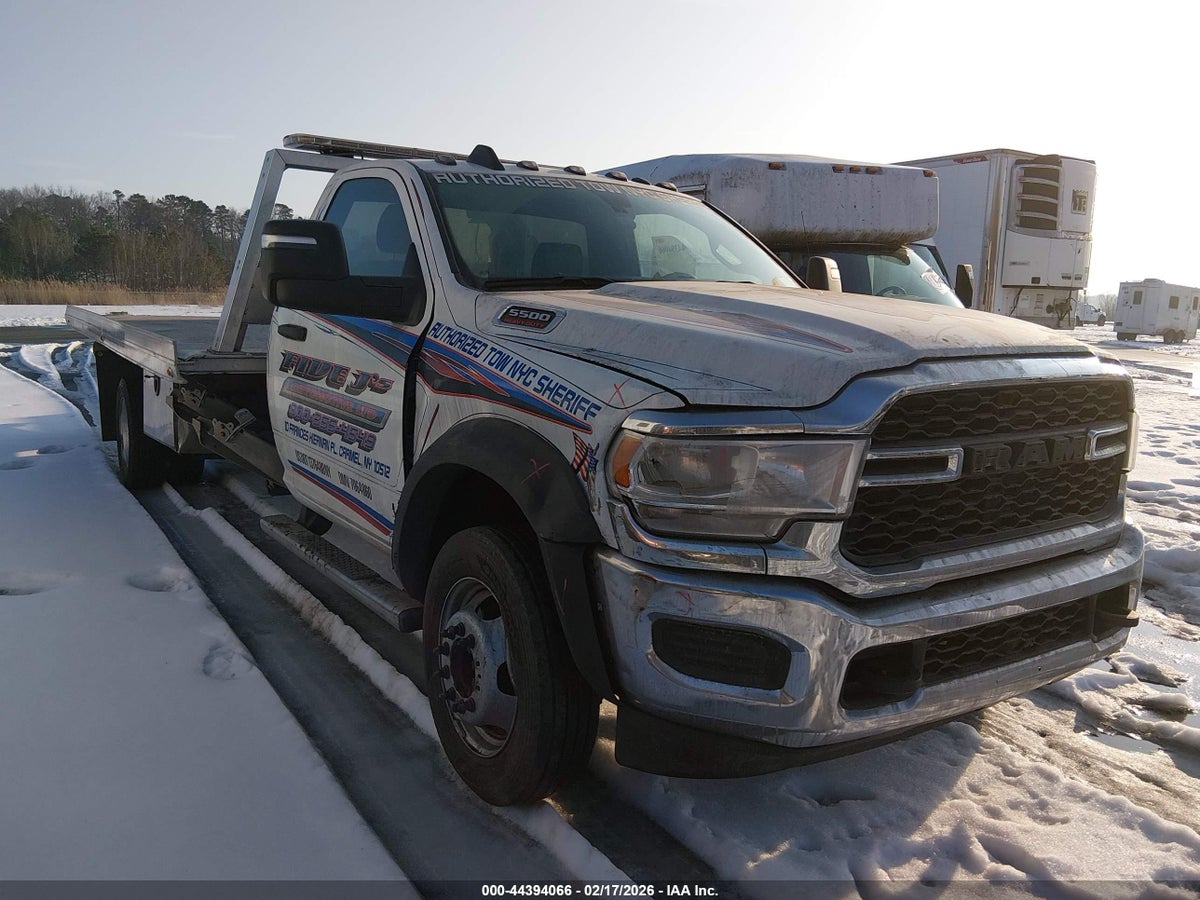 2024 RAM 5500 CHASSIS TRADESMAN/SLT