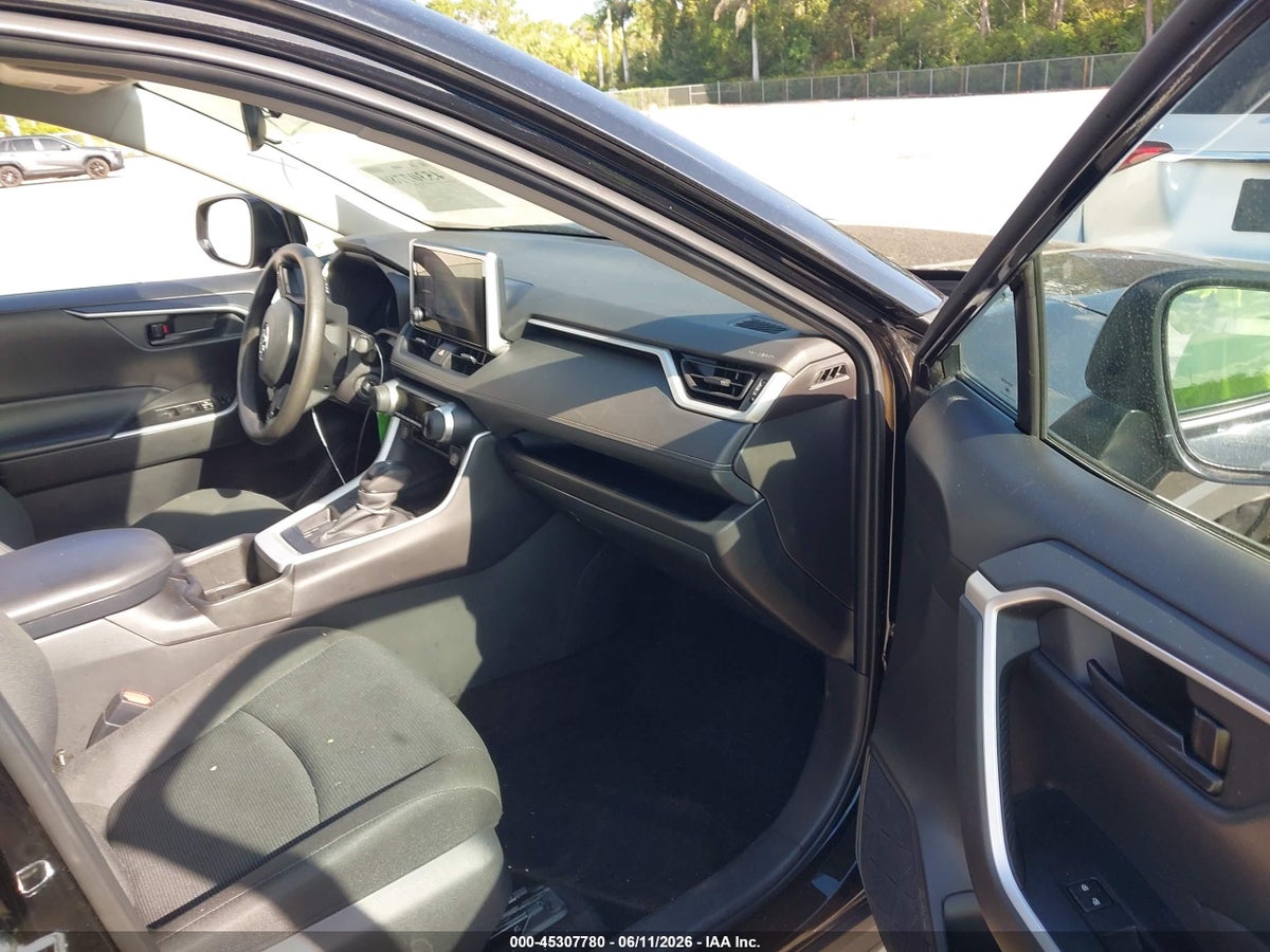 2025 TOYOTA RAV4 LE — снимка 5