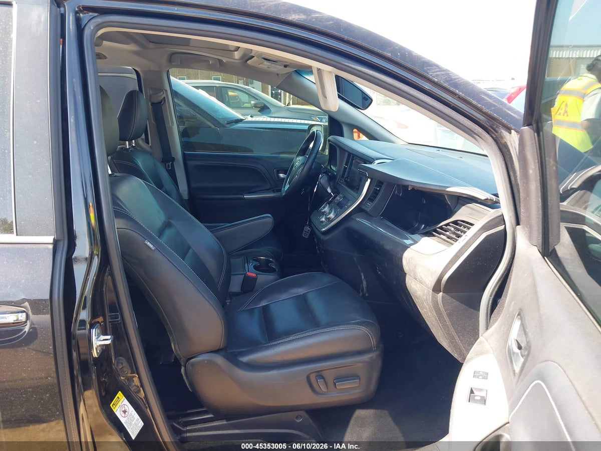 2017 TOYOTA SIENNA SE PREMIUM 8 PASSENGER — снимка 5