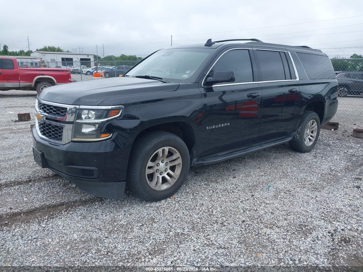2017 CHEVROLET SUBURBAN LT — снимка 2