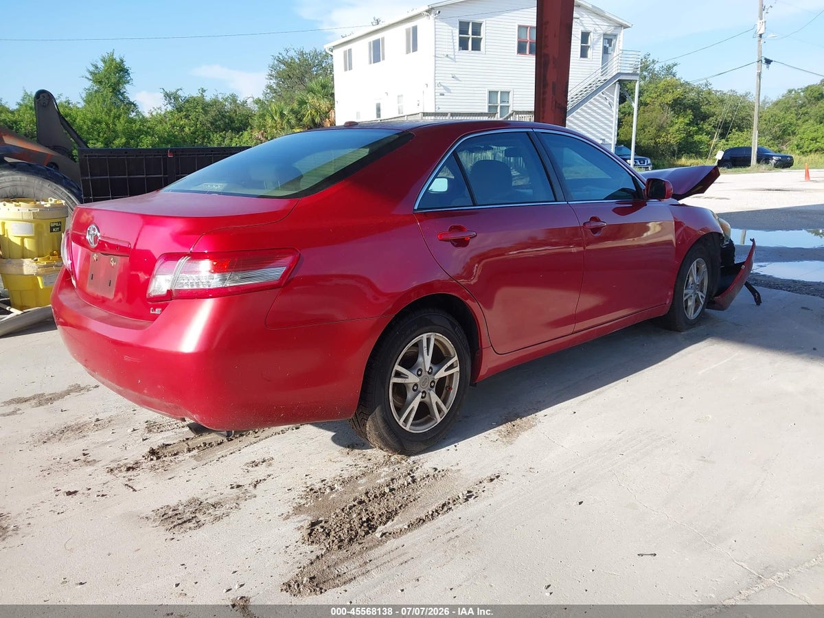 2010 TOYOTA CAMRY LE — снимка 4