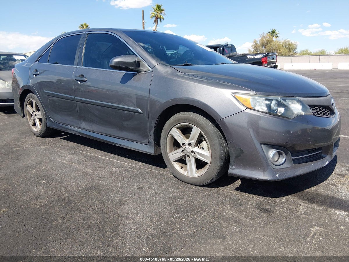 2014 TOYOTA CAMRY SE