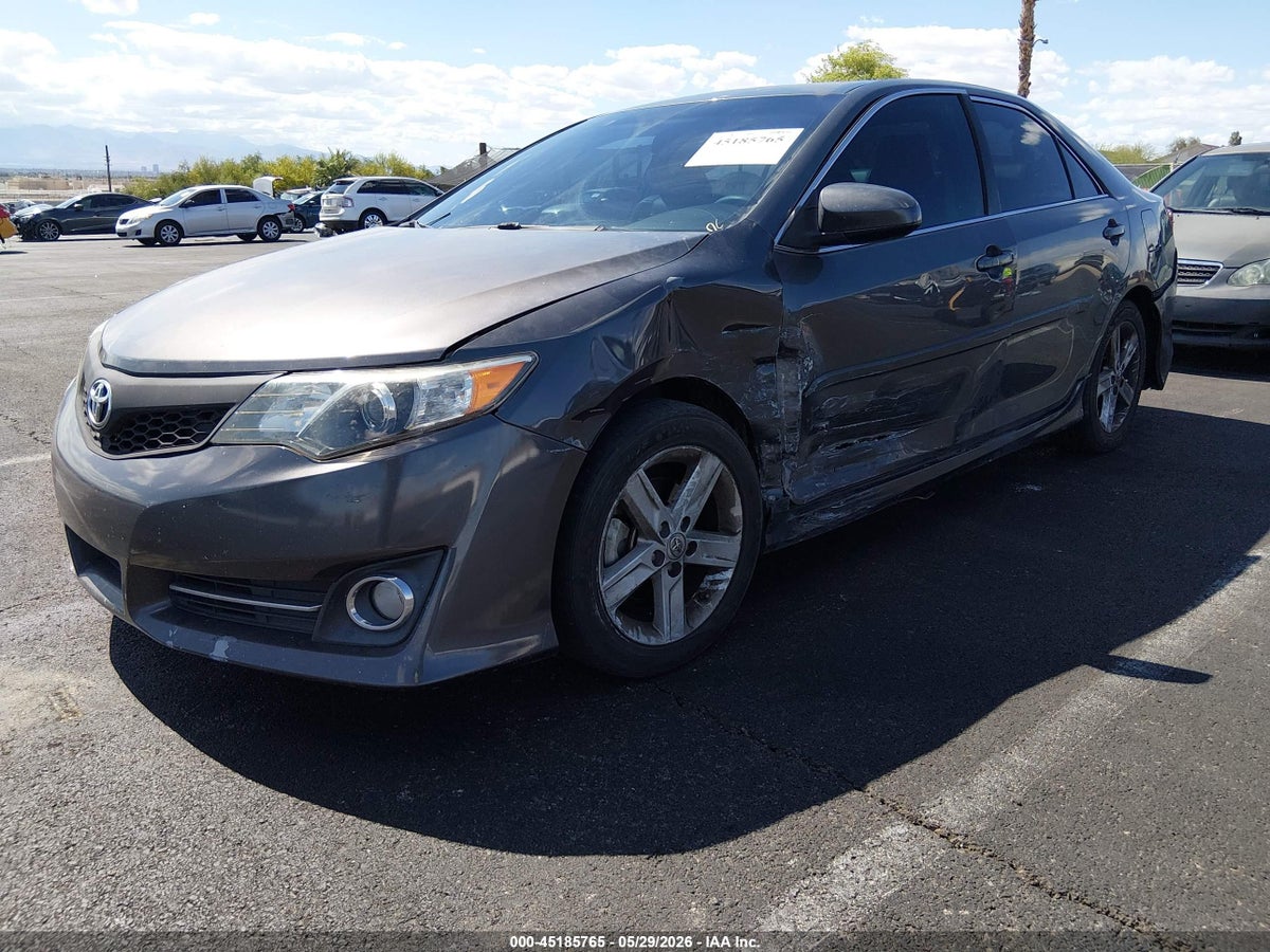 2014 TOYOTA CAMRY SE — снимка 2