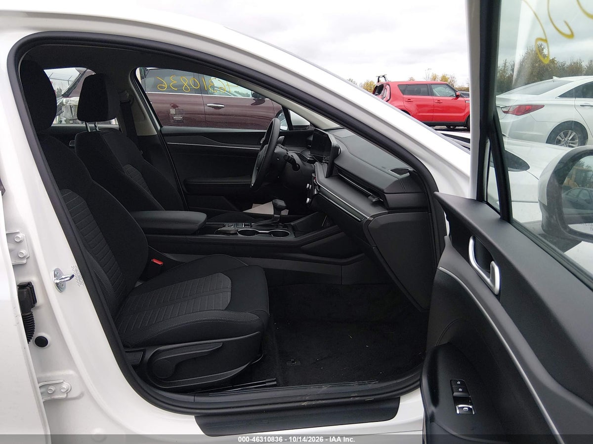 2026 KIA K5 LXS FWD — снимка 5
