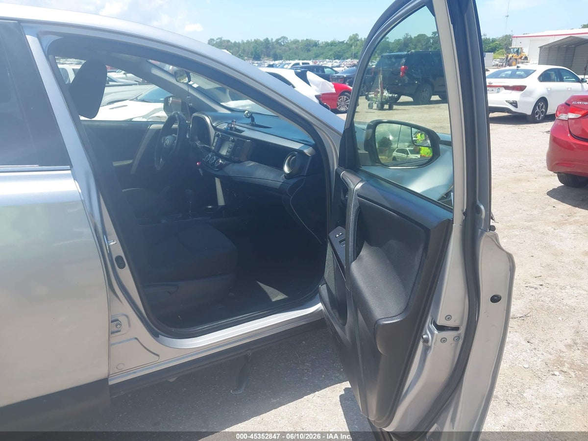 2018 TOYOTA RAV4 LE — снимка 5