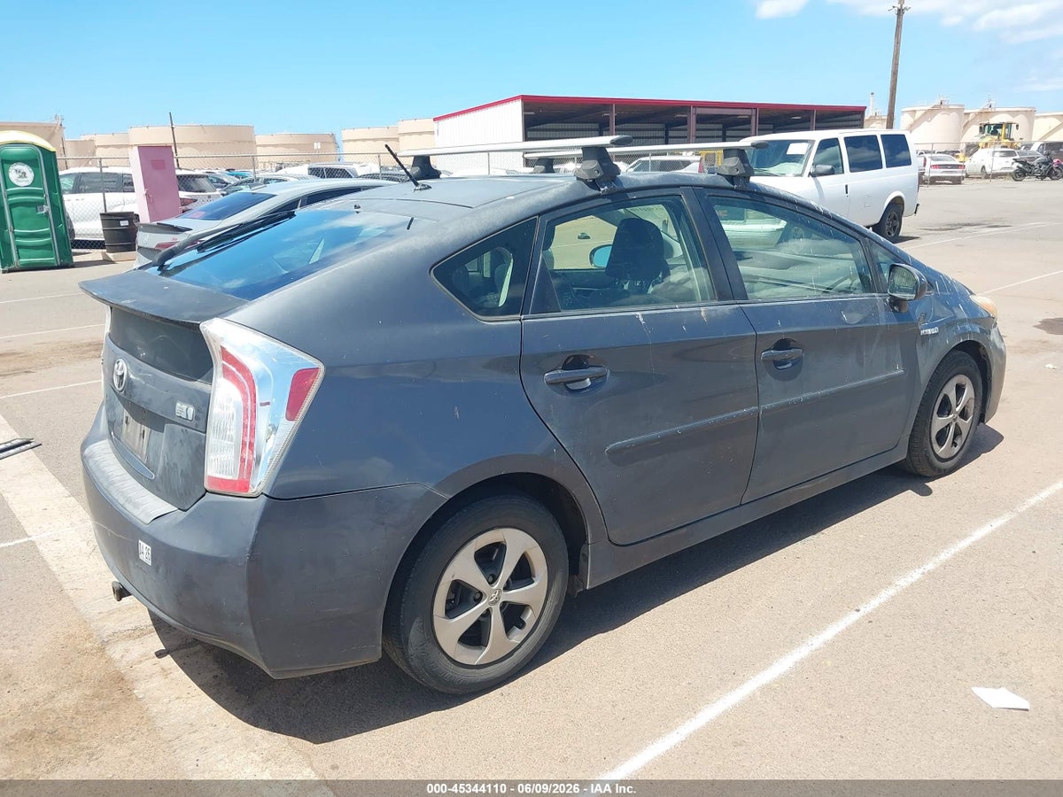 2013 TOYOTA PRIUS FIVE/FOUR/THREE/THREE SE/TWO — снимка 4
