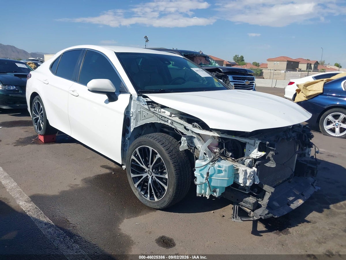 2018 TOYOTA CAMRY SE