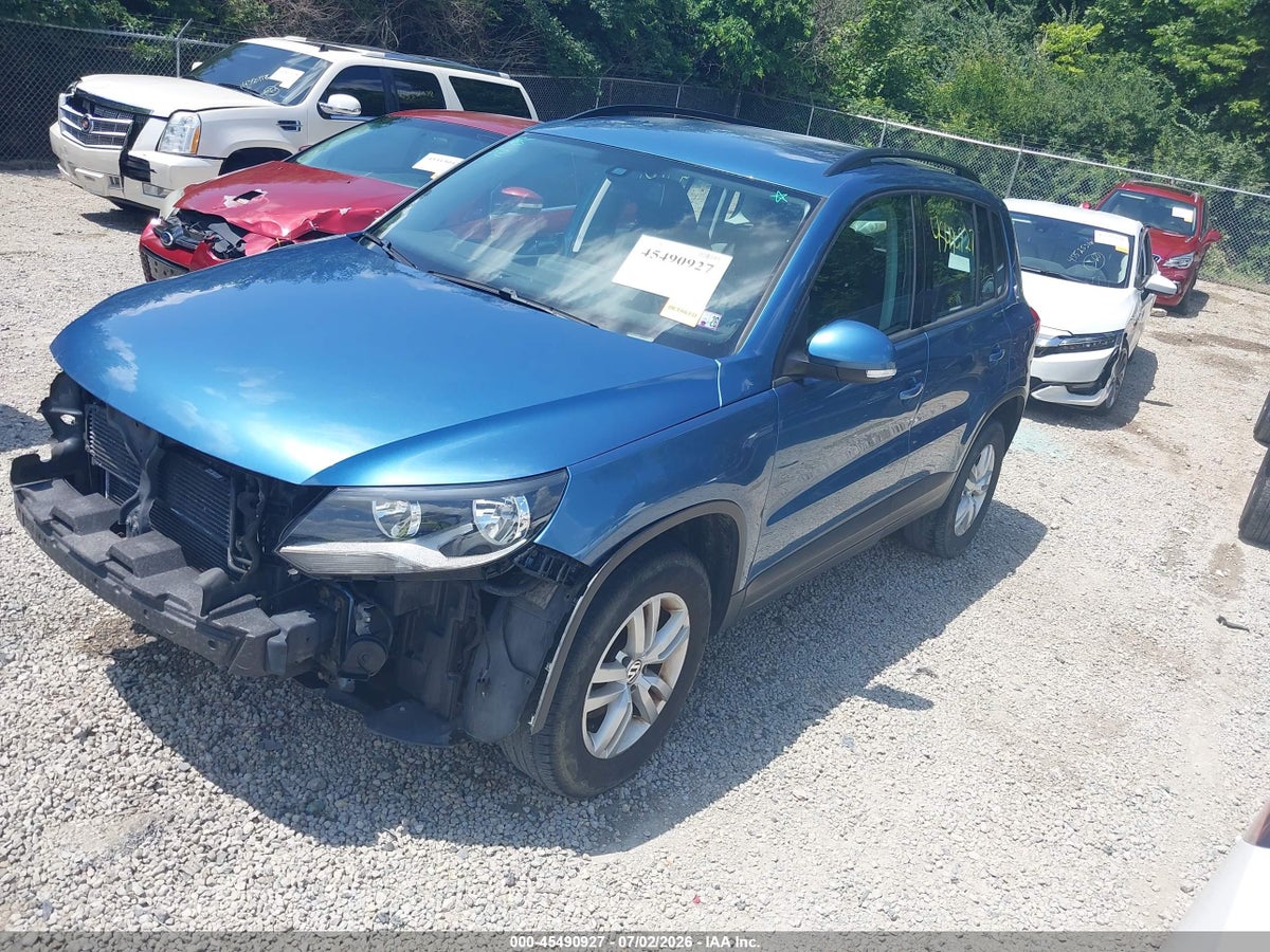 2017 VOLKSWAGEN TIGUAN 2.0T/2.0T S — снимка 2