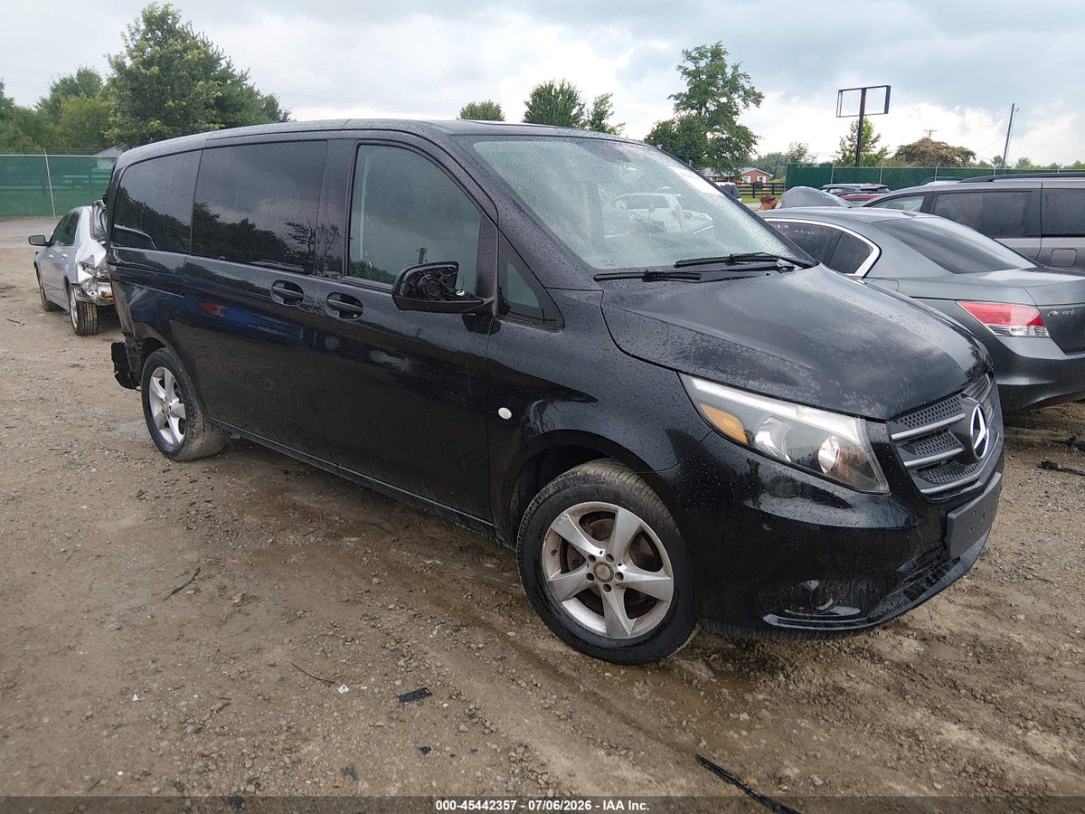 2018 MERCEDES-BENZ METRIS