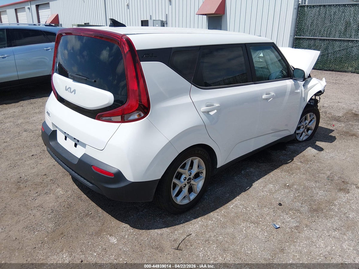 2022 KIA SOUL LX — снимка 4
