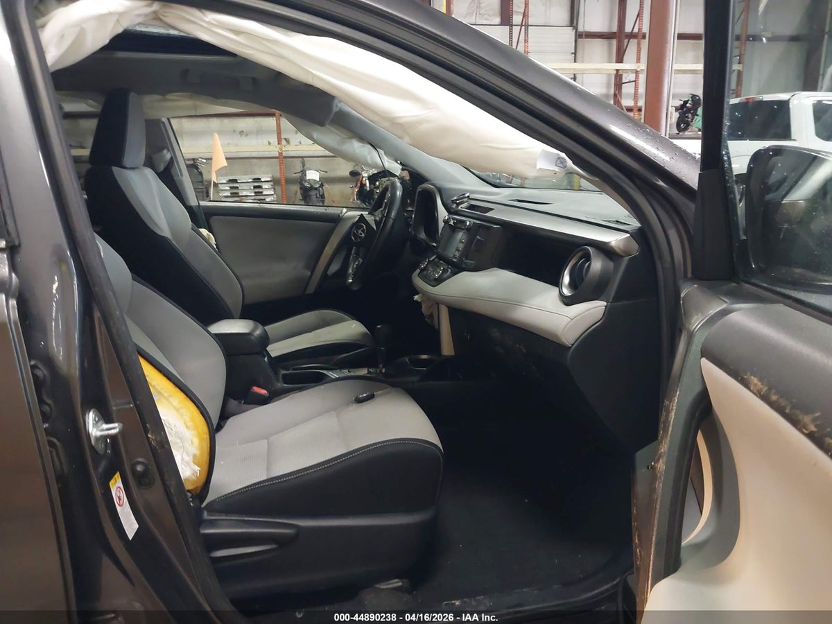2016 TOYOTA RAV4 XLE — снимка 5