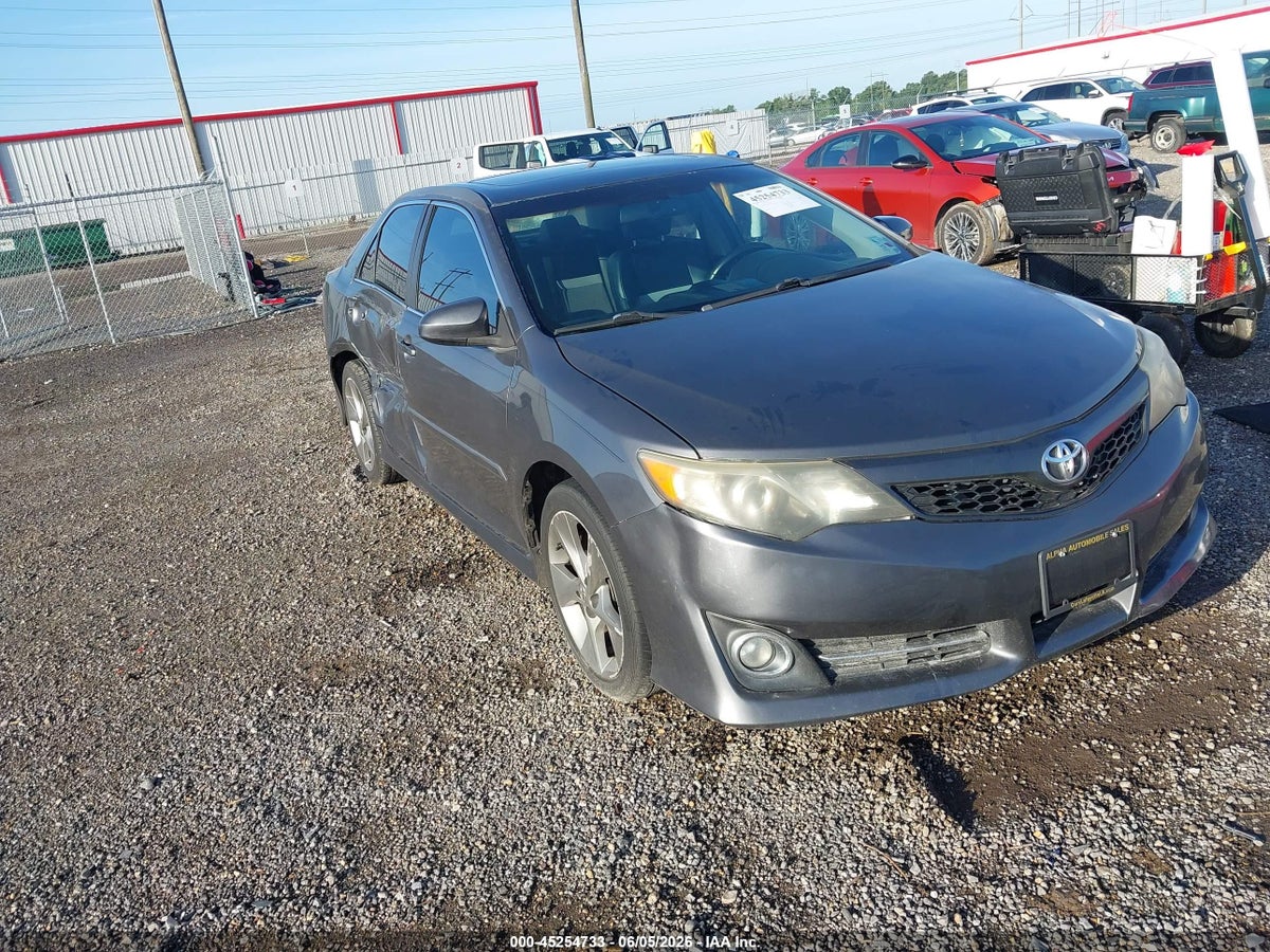 2012 TOYOTA CAMRY SE V6