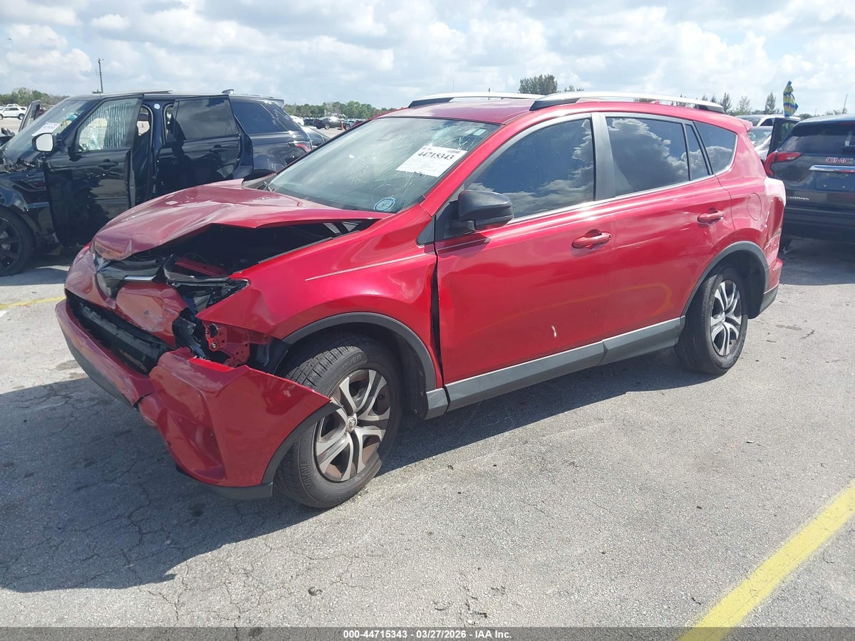2017 TOYOTA RAV4 LE — снимка 2