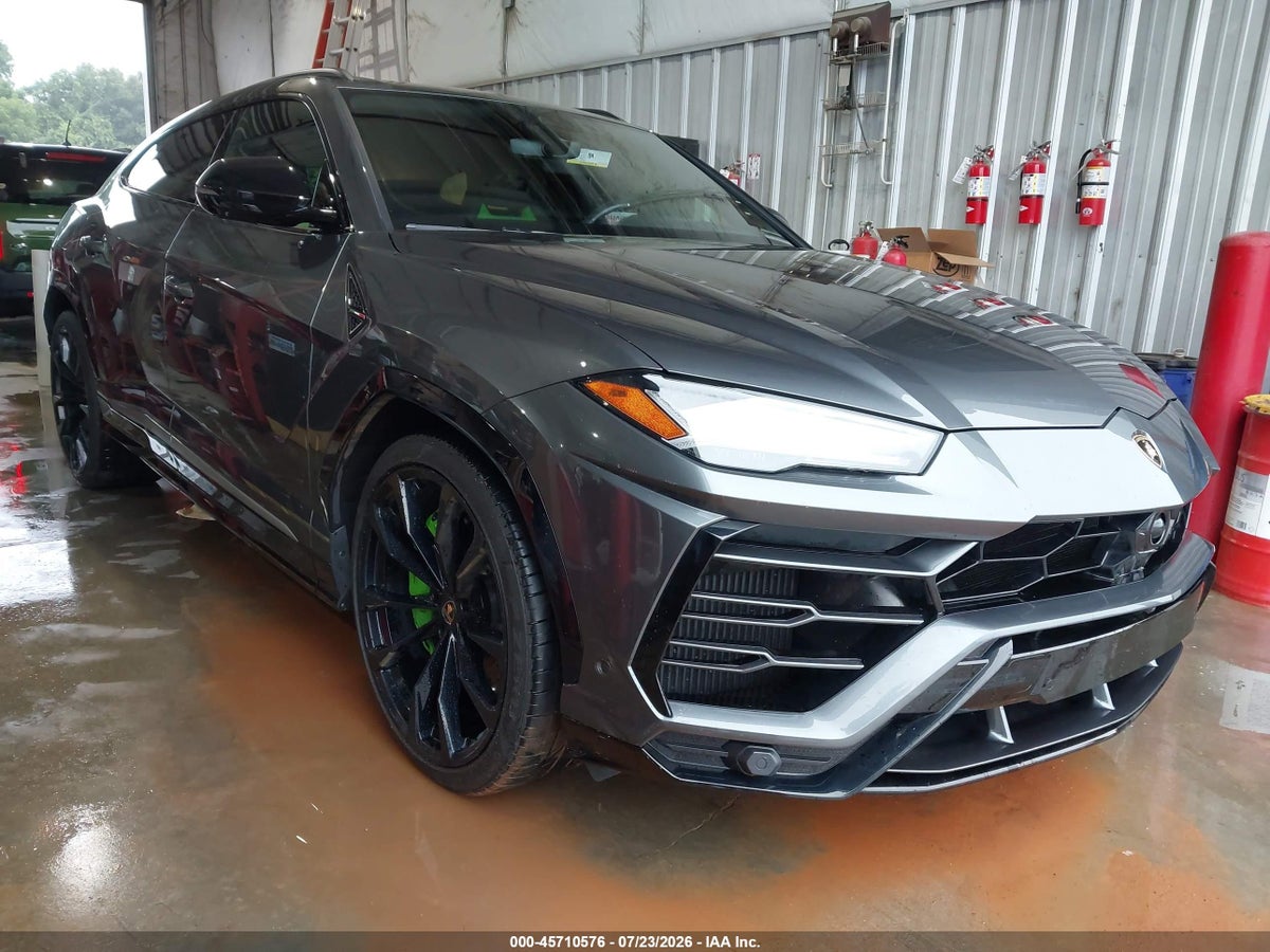 2020 LAMBORGHINI URUS