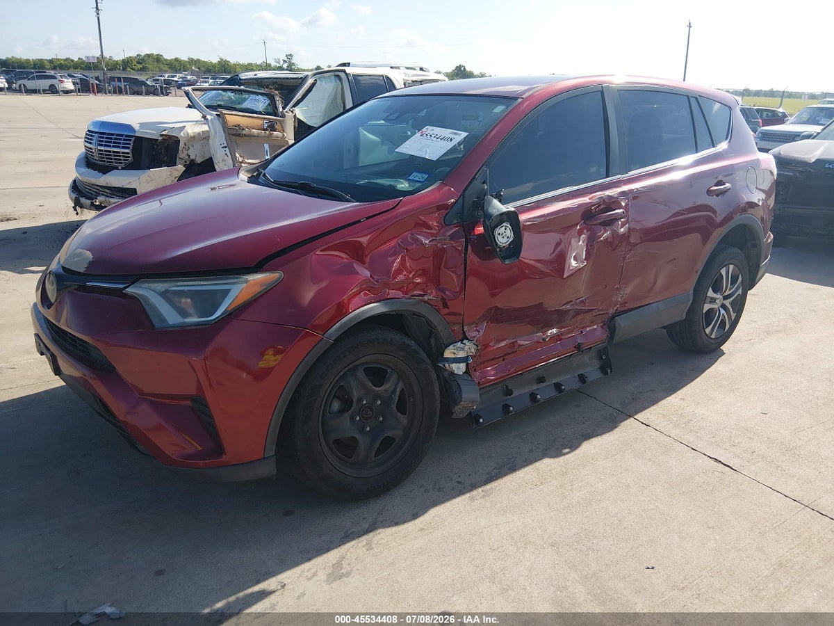 2018 TOYOTA RAV4 LE — снимка 2