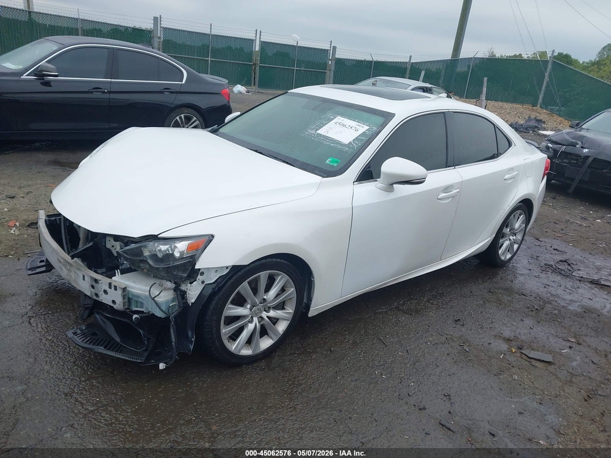 2016 LEXUS IS 300 — снимка 2