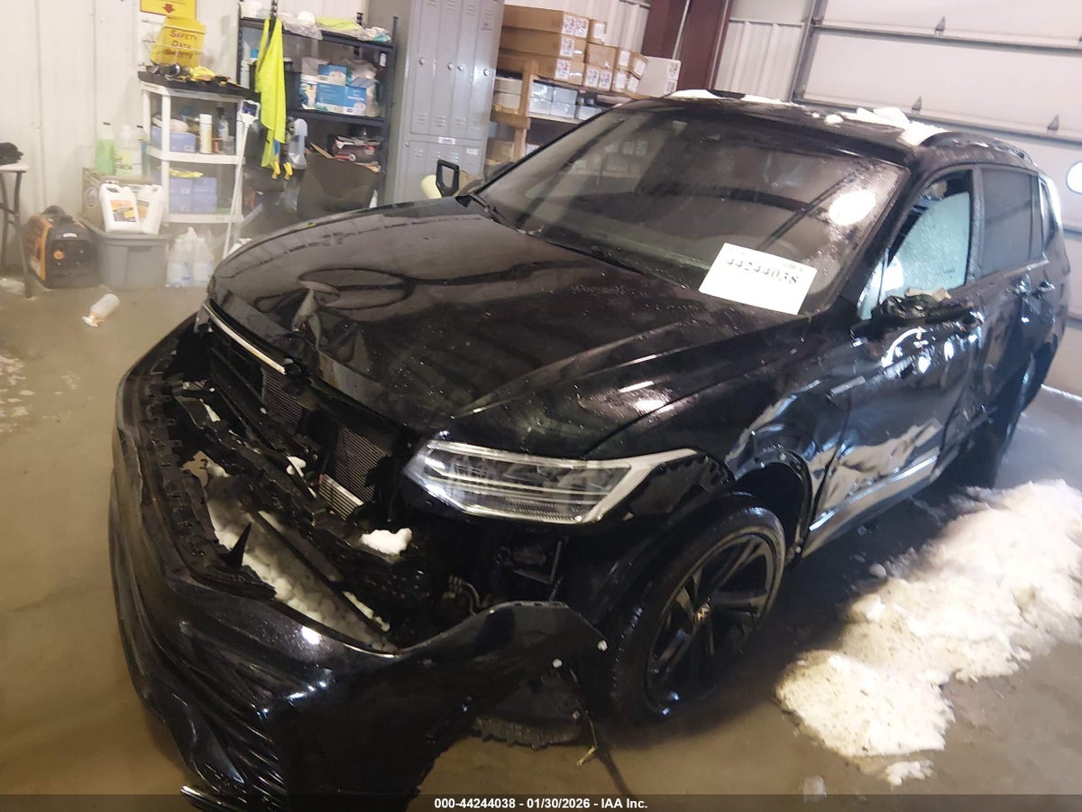 2024 VOLKSWAGEN TIGUAN 2.0T SE R-LINE BLACK — снимка 2