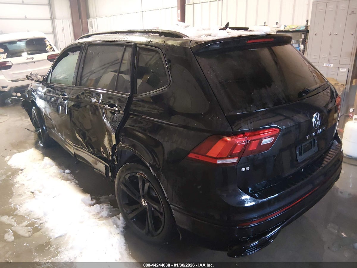 2024 VOLKSWAGEN TIGUAN 2.0T SE R-LINE BLACK — снимка 3