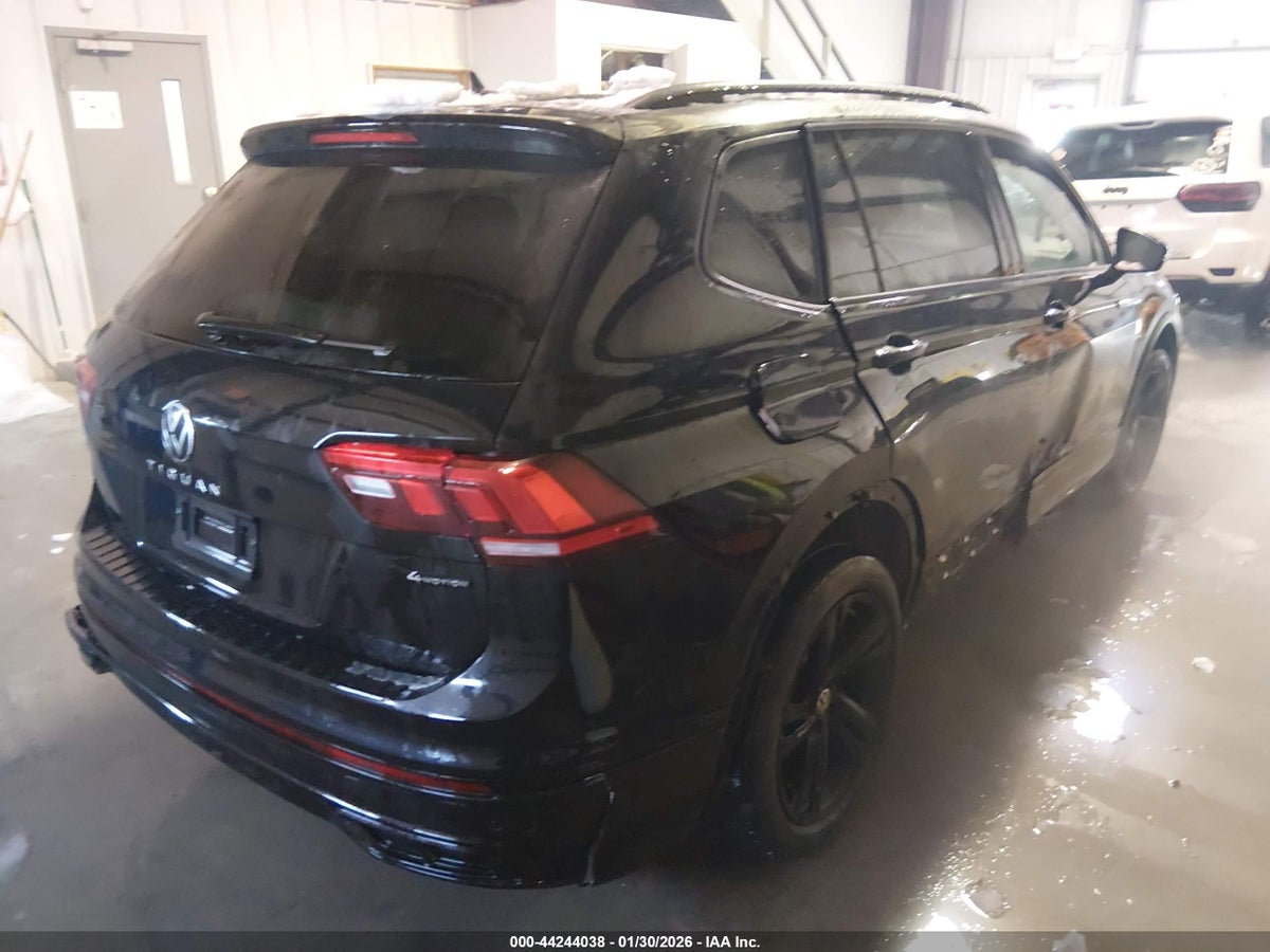 2024 VOLKSWAGEN TIGUAN 2.0T SE R-LINE BLACK — снимка 4