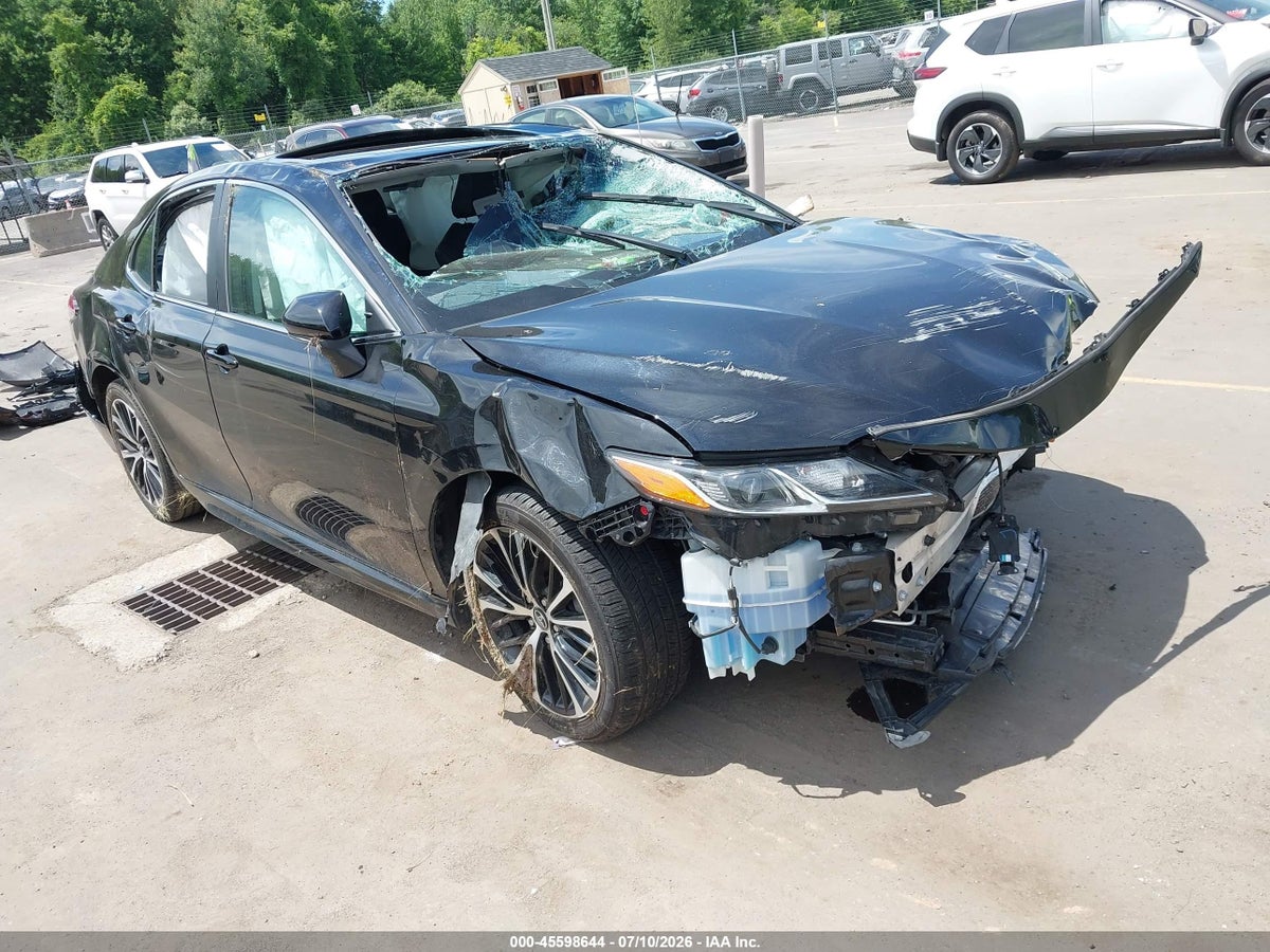 2018 TOYOTA CAMRY SE