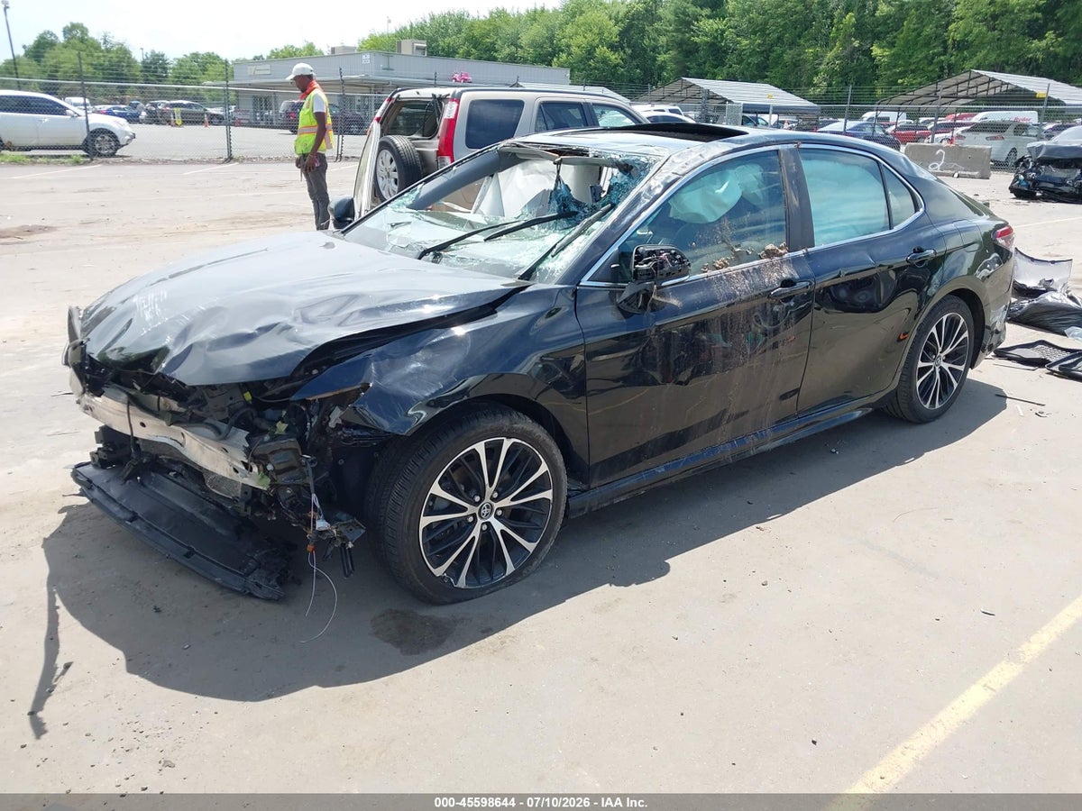 2018 TOYOTA CAMRY SE — снимка 2