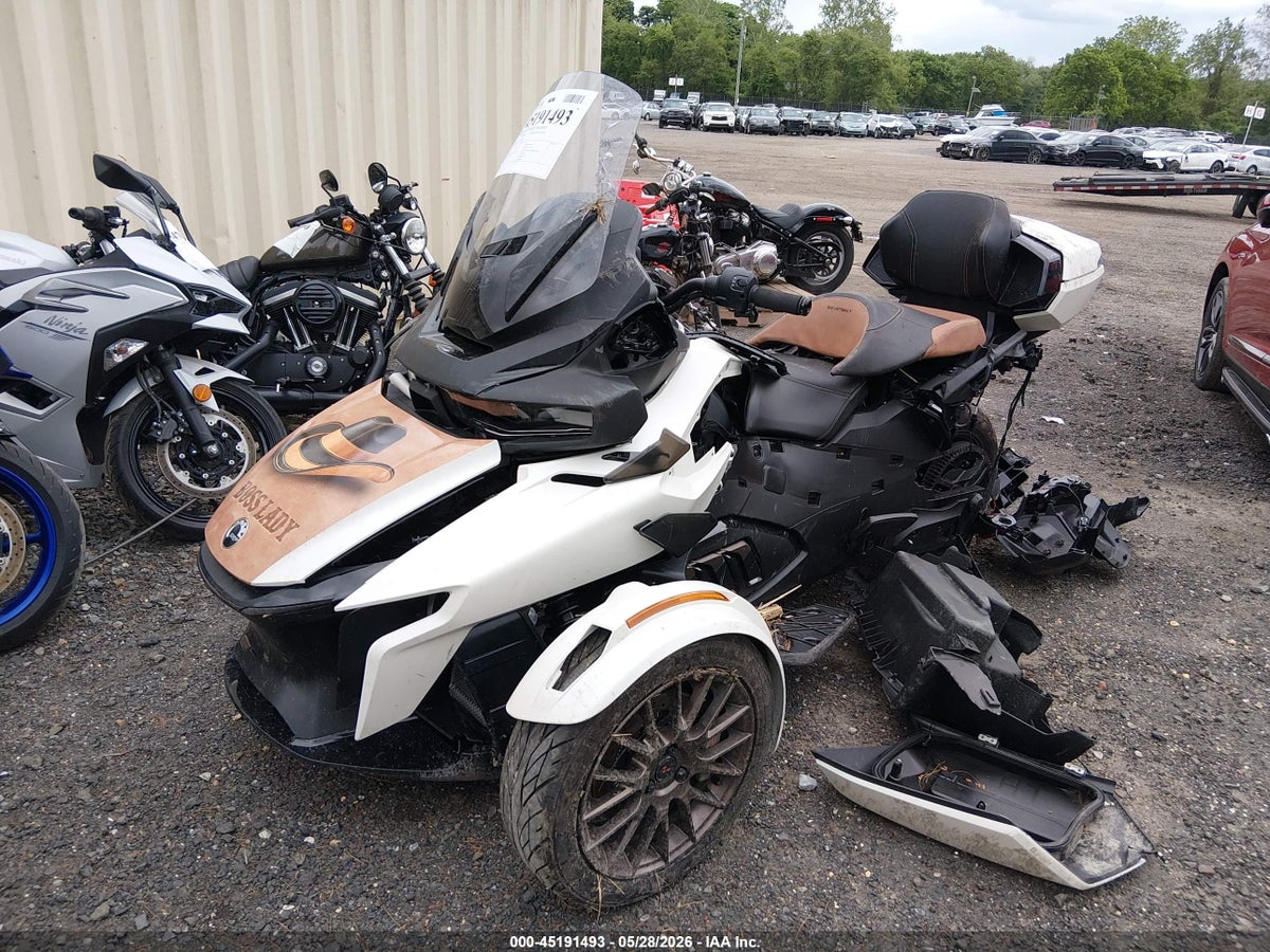 2024 CAN-AM SPYDER ROADSTER RT/RT LIMITED — photo 2