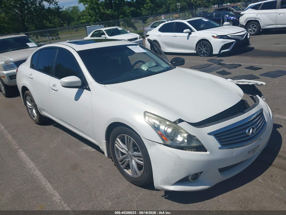 2013 INFINITI G37X