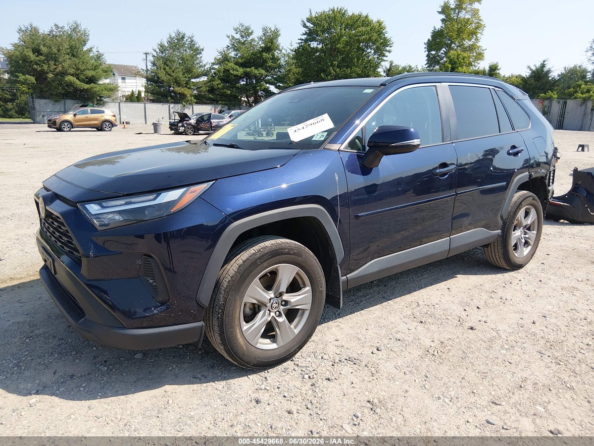 2024 TOYOTA RAV4 XLE — снимка 2