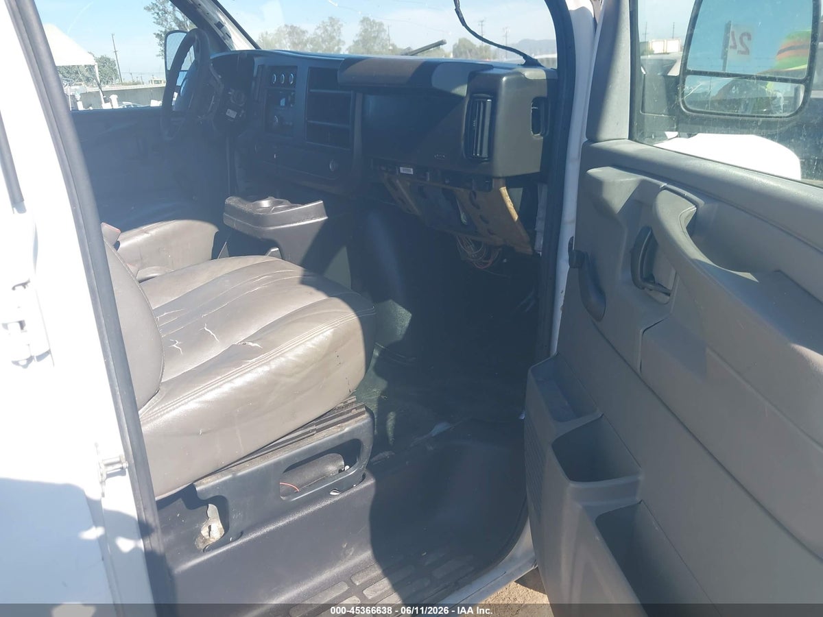 2010 CHEVROLET EXPRESS 2500 WORK VAN — снимка 5