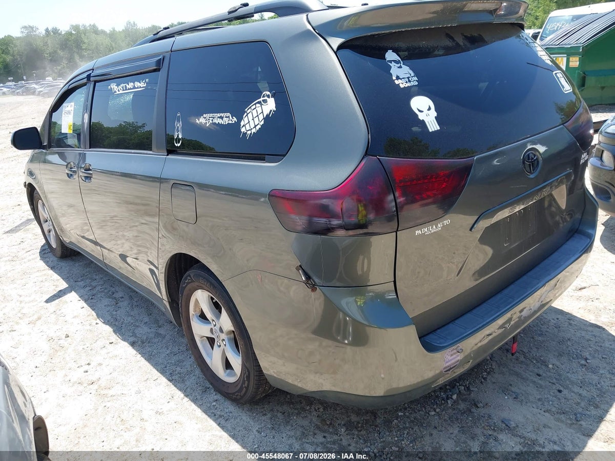 2011 TOYOTA SIENNA LE V6 — снимка 3
