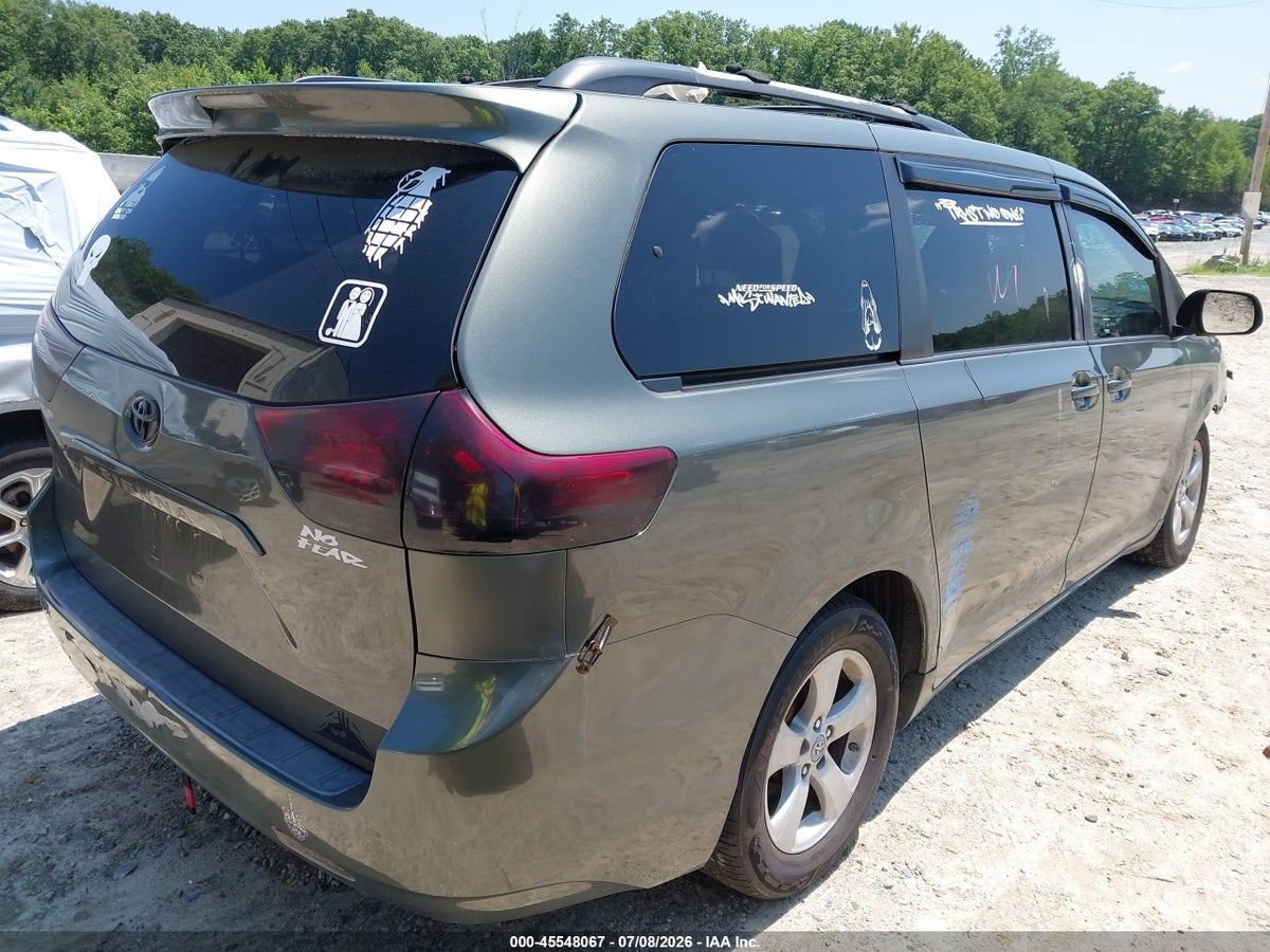 2011 TOYOTA SIENNA LE V6 — снимка 4