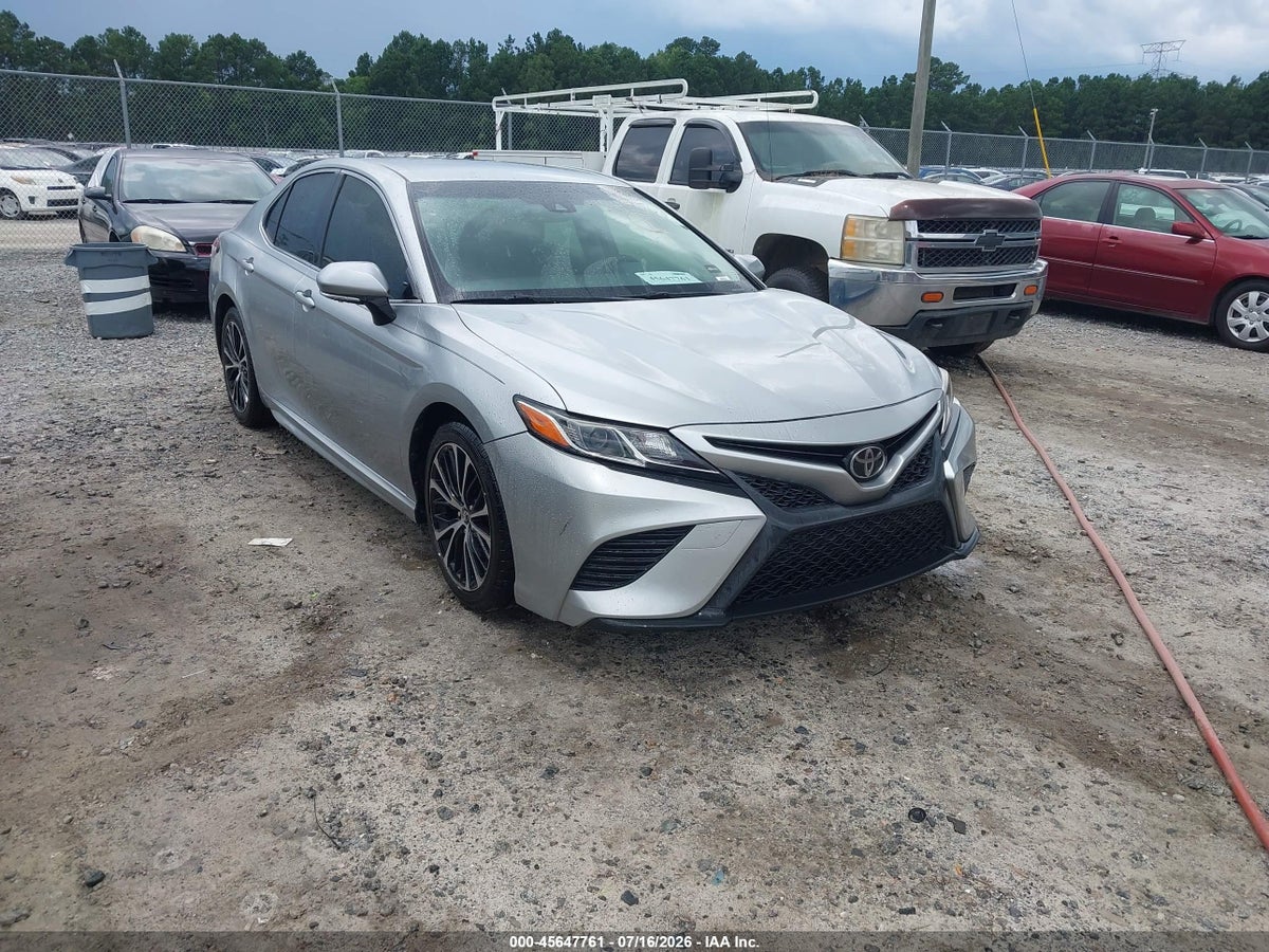 2018 TOYOTA CAMRY SE