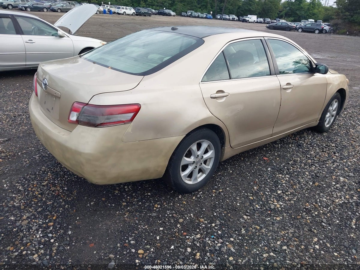2011 TOYOTA CAMRY LE — снимка 4