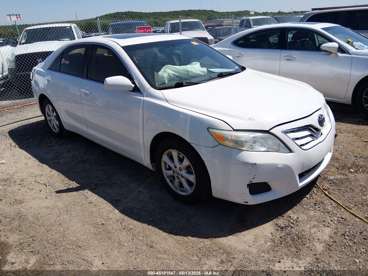 2011 TOYOTA CAMRY LE
