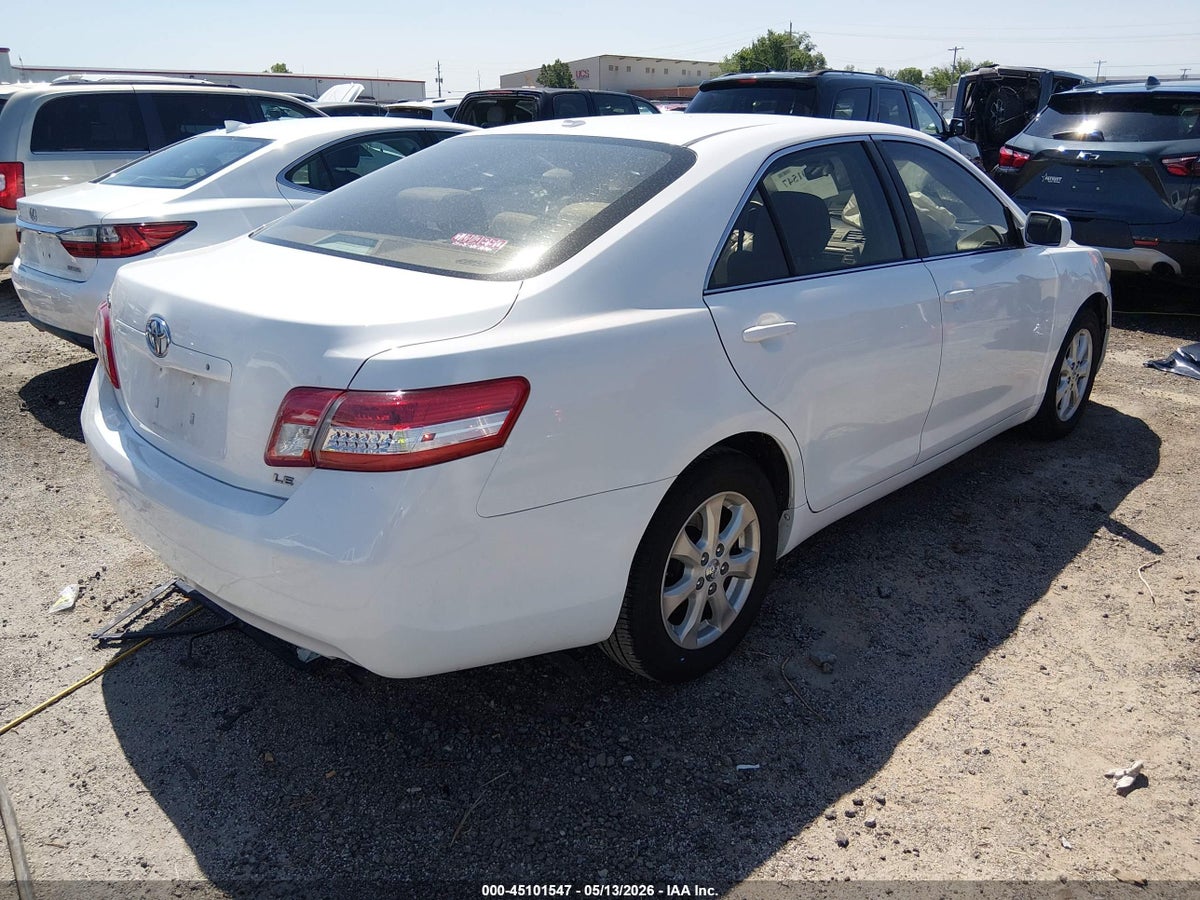 2011 TOYOTA CAMRY LE — снимка 4