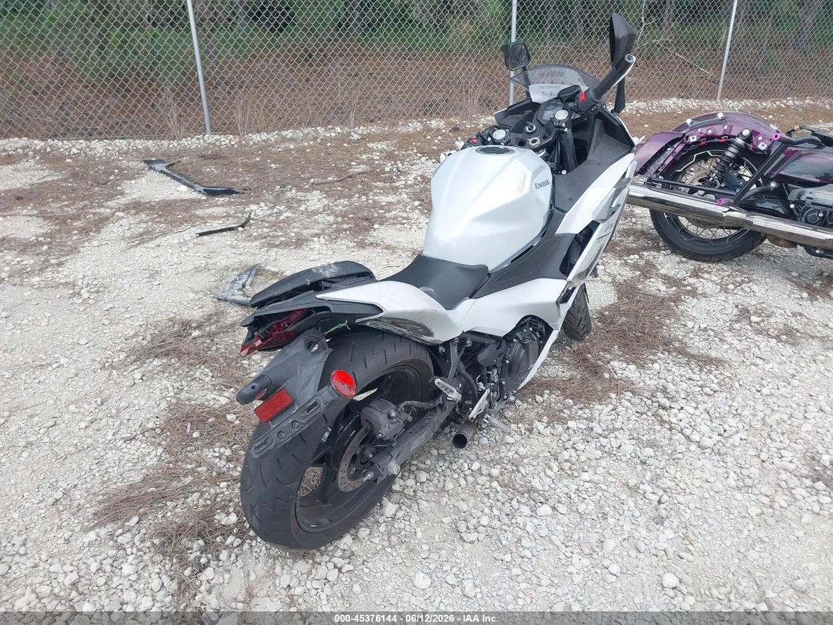 2025 KAWASAKI EX500 — photo 4