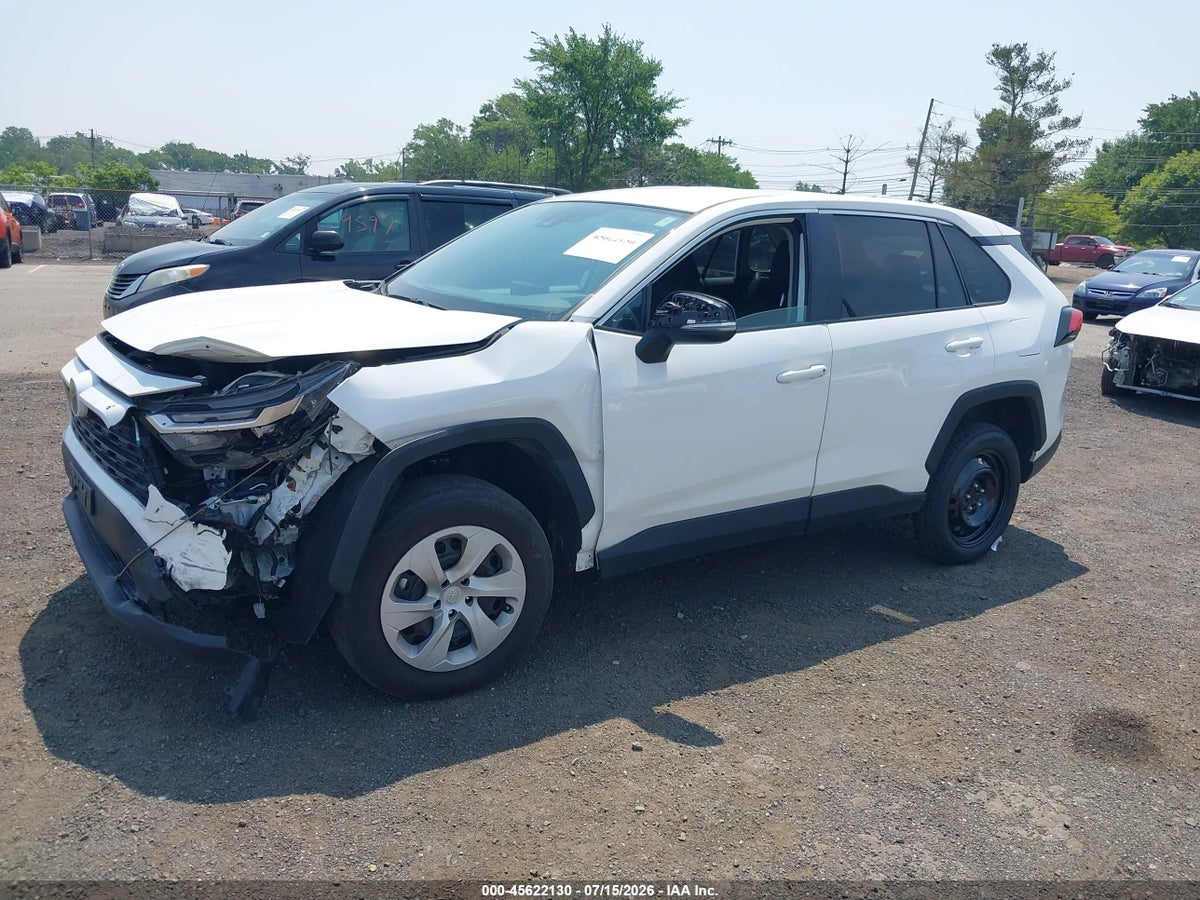 2025 TOYOTA RAV4 LE — снимка 2