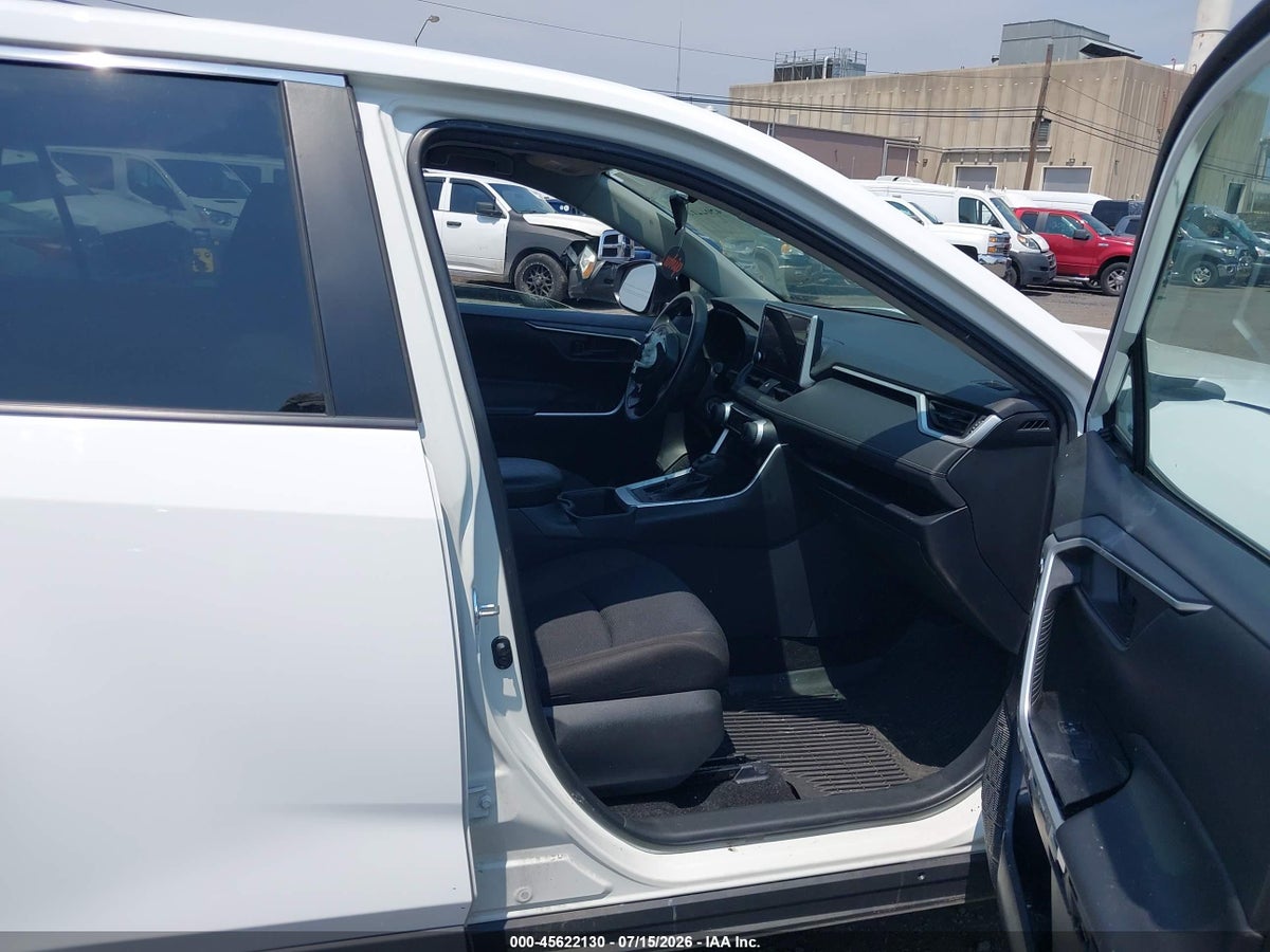2025 TOYOTA RAV4 LE — снимка 5