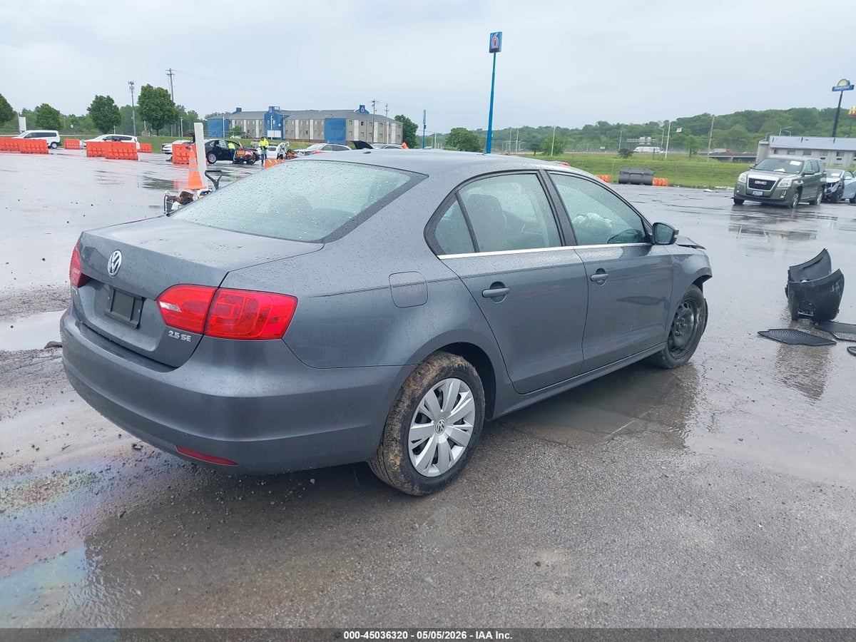 2013 VOLKSWAGEN JETTA 2.5L SE — снимка 4