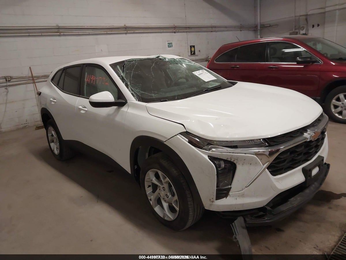 2025 CHEVROLET TRAX FWD LS — снимка 2
