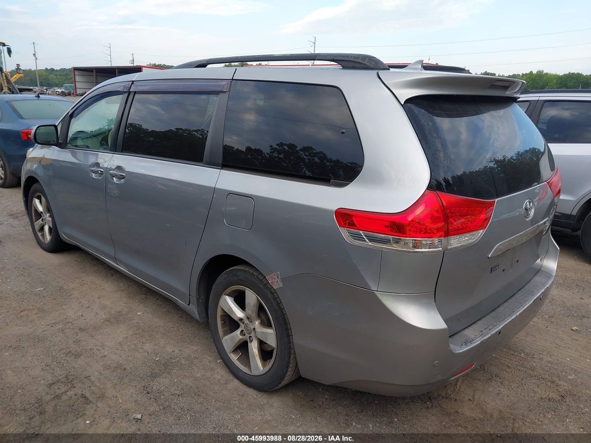 2011 TOYOTA SIENNA LIMITED — снимка 3