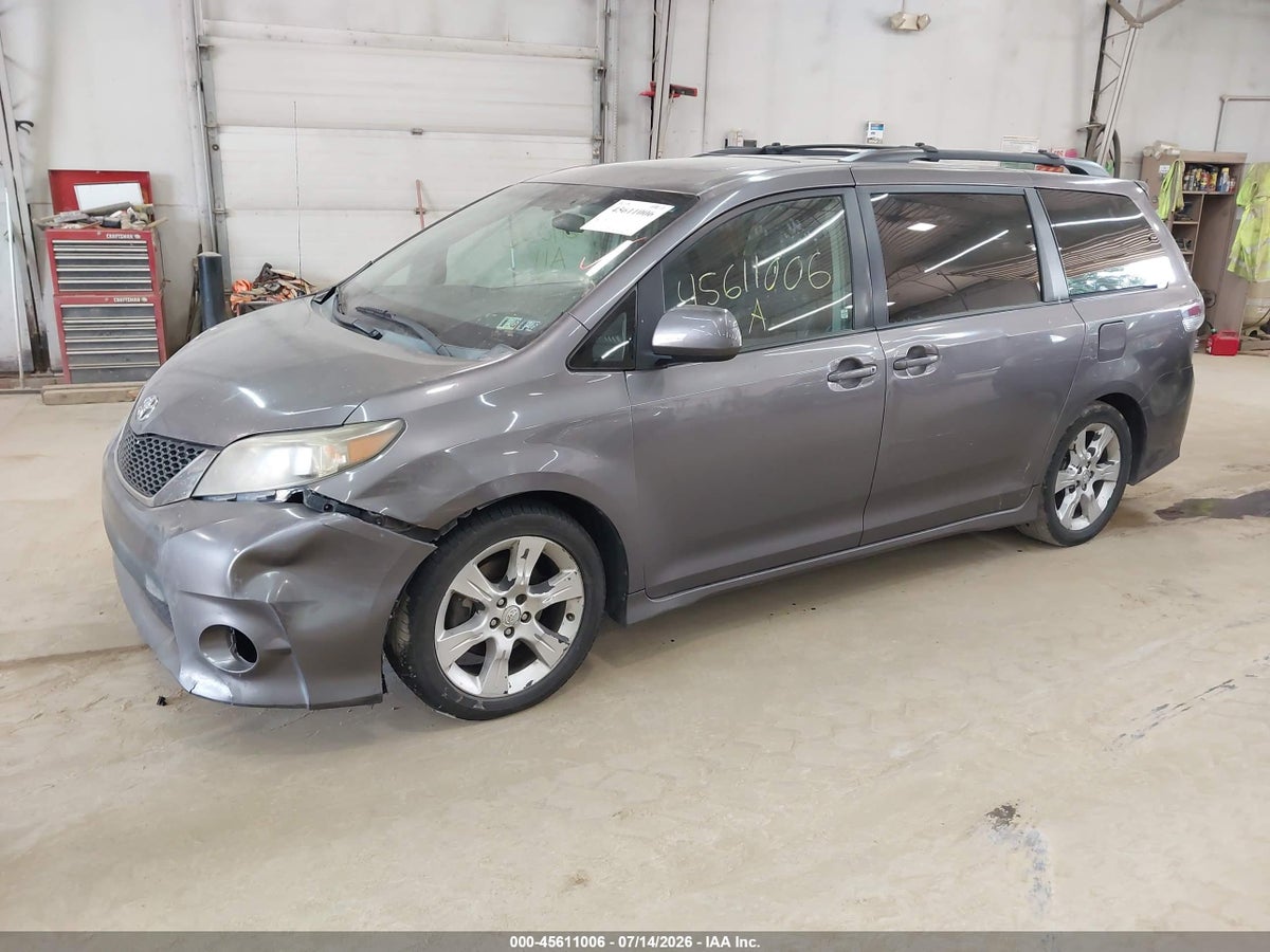2011 TOYOTA SIENNA SPORT — снимка 2