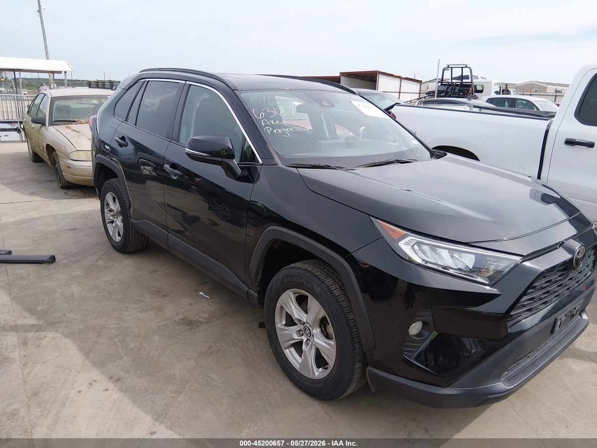 2021 TOYOTA RAV4 XLE